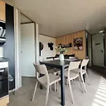 Pour 6 Personnes Avec Piscine Couverte Et Chauffée à 300 M De La Avec Wi-fi Et Climatisé , 3 * Jullouville