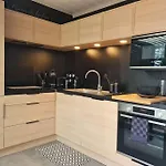 Pour 6 Personnes Avec Piscine Couverte Et Chauffée à 300 M De La Avec Wi-fi Et Climatisé , 3 * Jullouville