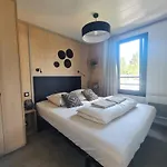 Pour 6 Personnes Avec Piscine Couverte Et Chauffée à 300 M De La Avec Wi-fi Et Climatisé , 3 Jullouville