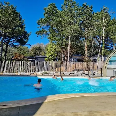 Pour 6 Personnes Avec Piscine Couverte Et Chauffee A 300 M De La Avec Wi-fi Et Climatise , 3