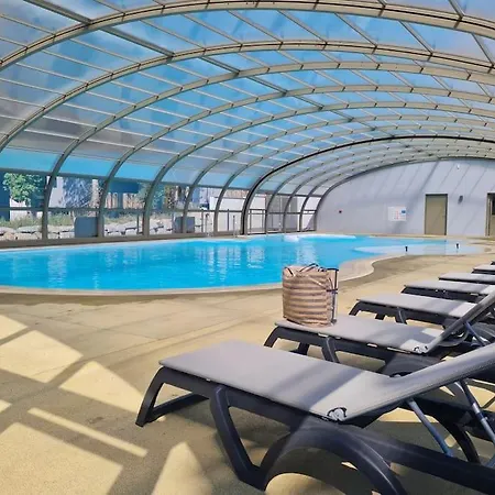 Holiday home Pour 6 Personnes Avec Piscine Couverte Et Chauffee A 300 M De La Avec Wi-fi Et Climatise , 3 *