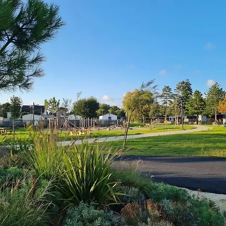 Pour 6 Personnes Avec Piscine Couverte Et Chauffée à 300 M De La Avec Wi-fi Et Climatisé , 3 Jullouville