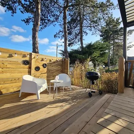 Pour 6 Personnes Avec Piscine Couverte Et Chauffee A 300 M De La Avec Wi-fi Et Climatise , 3 Dom wakacyjny *