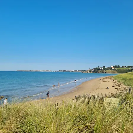 Pour 6 Personnes Avec Piscine Couverte Et Chauffee A 300 M De La Avec Wi-fi Et Climatise , 3 Jullouville-les-Pins