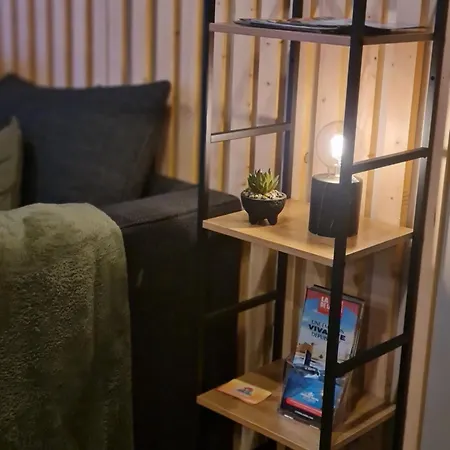 Dom wakacyjny Pour 6 Personnes Avec Piscine Couverte Et Chauffee A 300 M De La Avec Wi-fi Et Climatise , 3 Jullouville-les-Pins