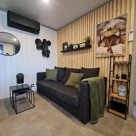 Pour 6 Personnes Avec Piscine Couverte Et Chauffee A 300 M De La Avec Wi-fi Et Climatise , 3 בית נופש ז'ולוביל-לה-פאן