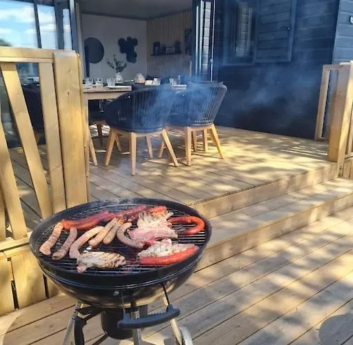 Pour 6 Personnes Avec Piscine Couverte Et Chauffee A 300 M De La Avec Wi-fi Et Climatise , 3 * Jullouville-les-Pins