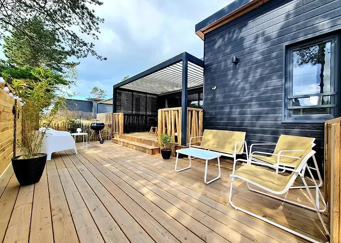 Pour 6 Personnes Avec Piscine Couverte Et Chauffee A 300 M De La Avec Wi-fi Et Climatise , 3 *