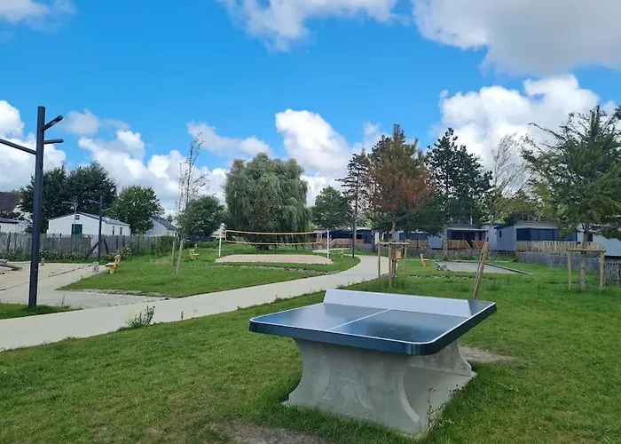 Pour 6 Personnes Avec Piscine Couverte Et Chauffee A 300 M De La Avec Wi-fi Et Climatise , 3 Σπίτι διακοπών *