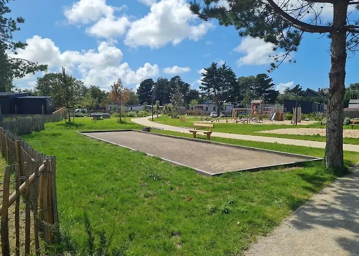 Pour 6 Personnes Avec Piscine Couverte Et Chauffee A 300 M De La Avec Wi-fi Et Climatise , 3 * Jullouville-les-Pins