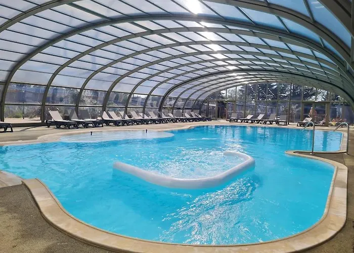 Σπίτι διακοπών Pour 6 Personnes Avec Piscine Couverte Et Chauffee A 300 M De La Avec Wi-fi Et Climatise , 3 Jullouville-les-Pins