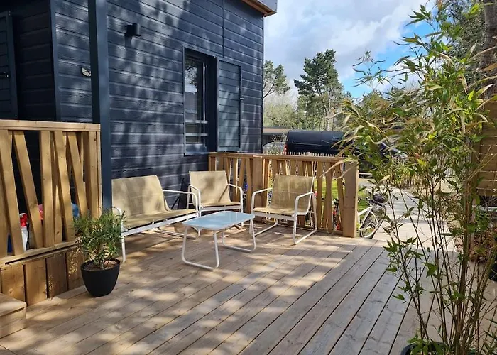 Pour 6 Personnes Avec Piscine Couverte Et Chauffee A 300 M De La Avec Wi-fi Et Climatise , 3 *