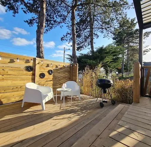 Pour 6 Personnes Avec Piscine Couverte Et Chauffee A 300 M De La Avec Wi-fi Et Climatise , 3 Σπίτι διακοπών *