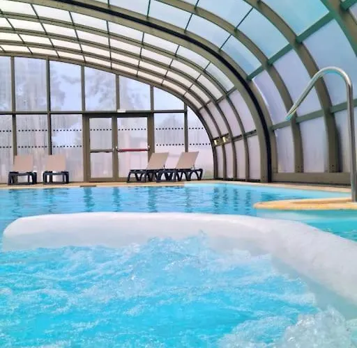 Σπίτι διακοπών Pour 6 Personnes Avec Piscine Couverte Et Chauffee A 300 M De La Avec Wi-fi Et Climatise , 3 *