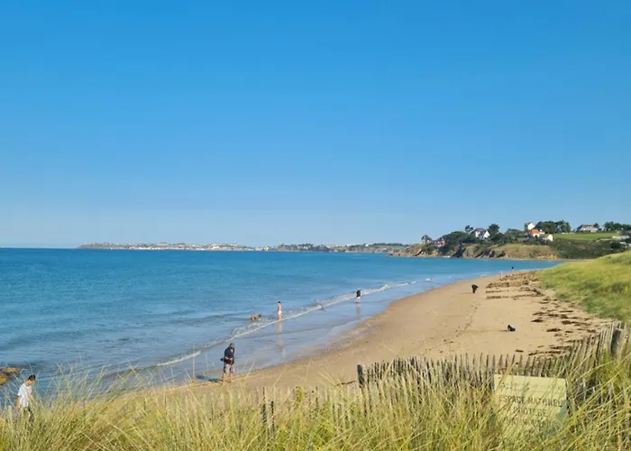Pour 6 Personnes Avec Piscine Couverte Et Chauffee A 300 M De La Avec Wi-fi Et Climatise , 3 Jullouville-les-Pins